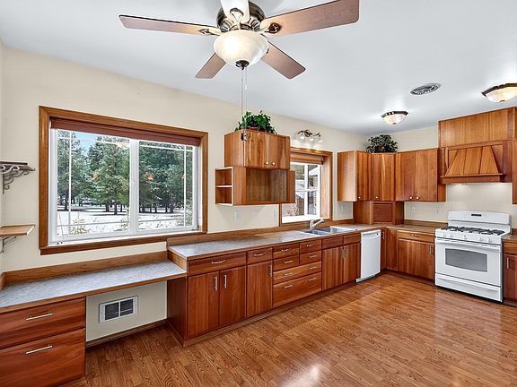 4th image of 245 Jade Dr