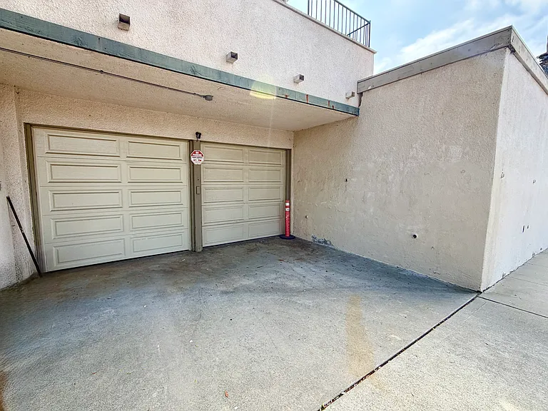 2525 E 19th St #10 — Photo 30