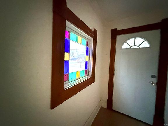 4th image of 624 W Clark St