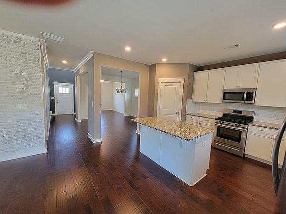 2nd image of 1482 Weatherbrook Cir