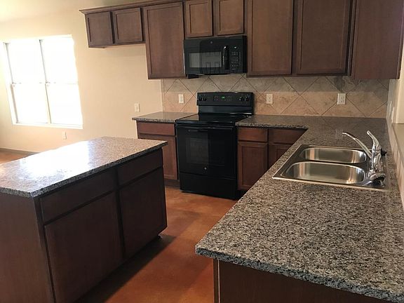 Open Kitchen & Dining layout