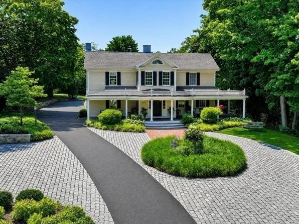 54 Lincoln St, Hingham, MA 02043