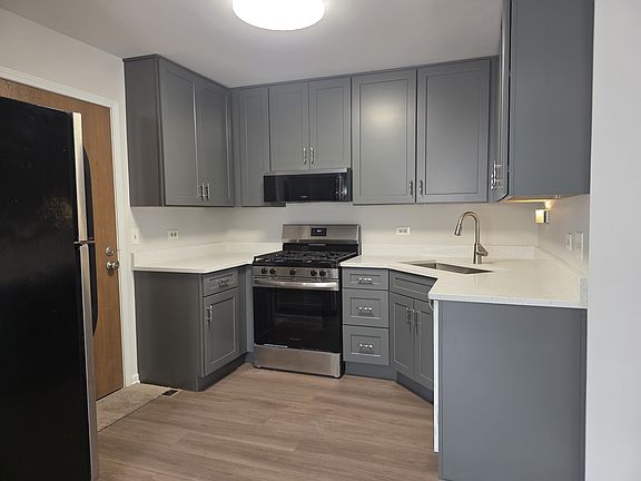 2nd image of 2549 College Hill Cir