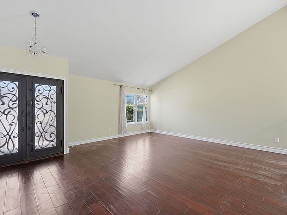 5th image of 29142 Bobolink Dr