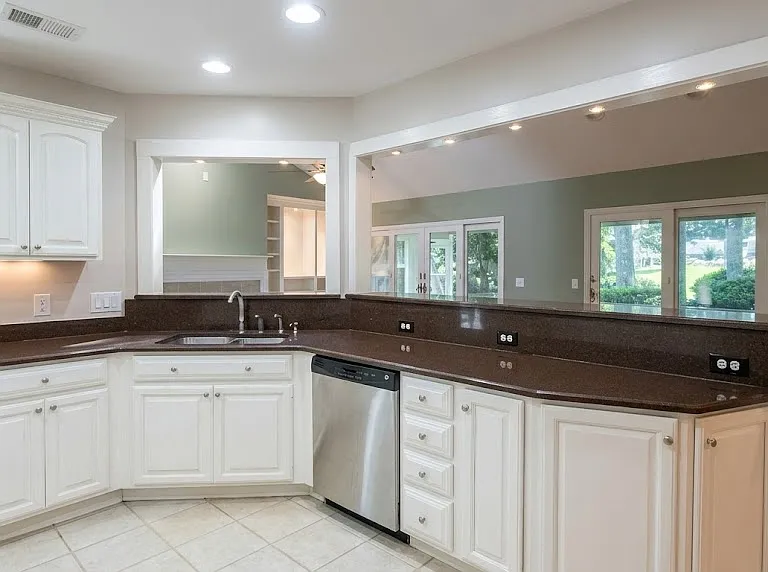 1305 Rowland Dr — Photo 16