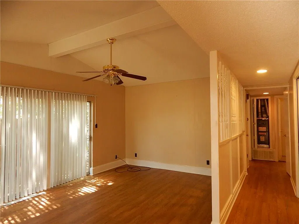 2 bed, 900 sqft, $1,575 — Photo 3