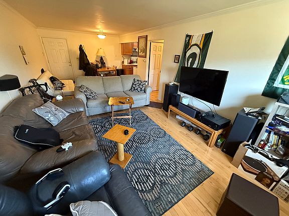 3rd image of 2030 N Oakland Ave APT 303