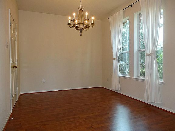 3rd image of 11918 Fountain Brook Dr