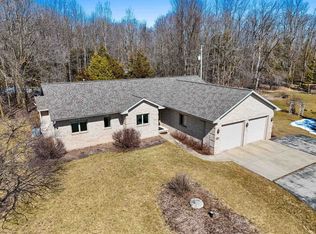 4977 Finger Rd, Green Bay, WI 54311