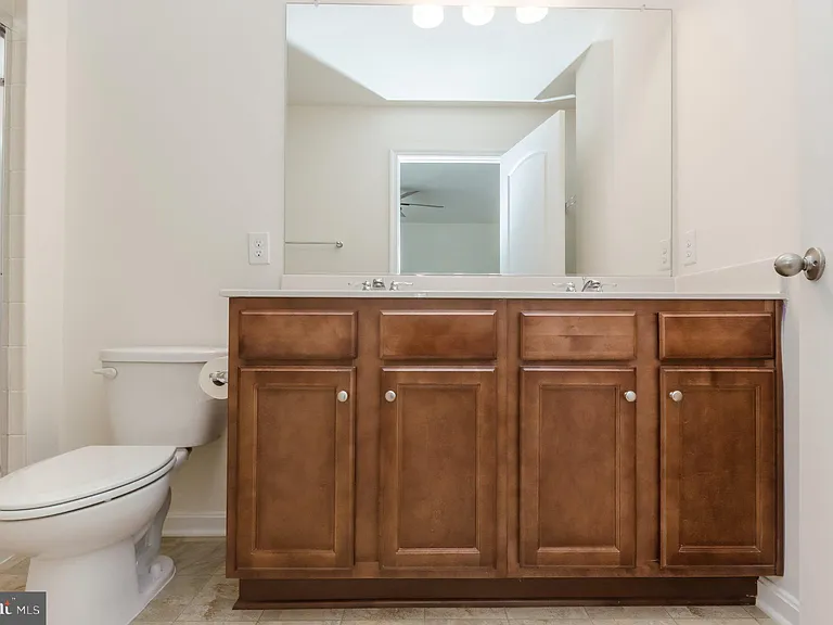 172 Drexel Ct — Photo 35