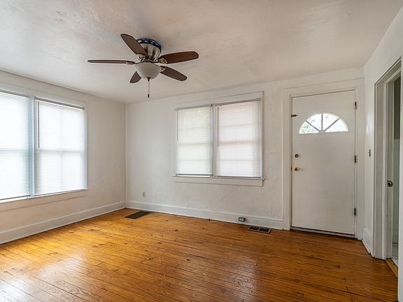 4th image of 2523 NW 6th St APT 3
