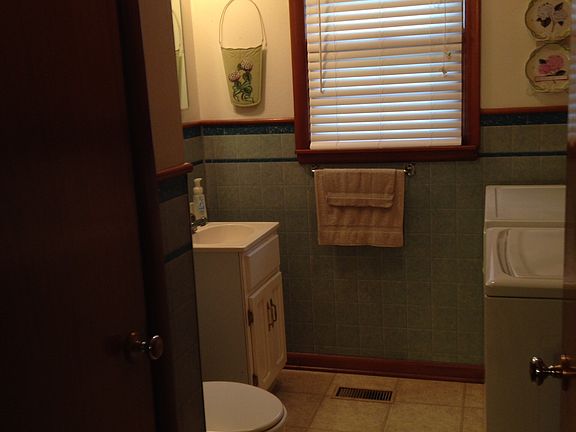 1/2 bath