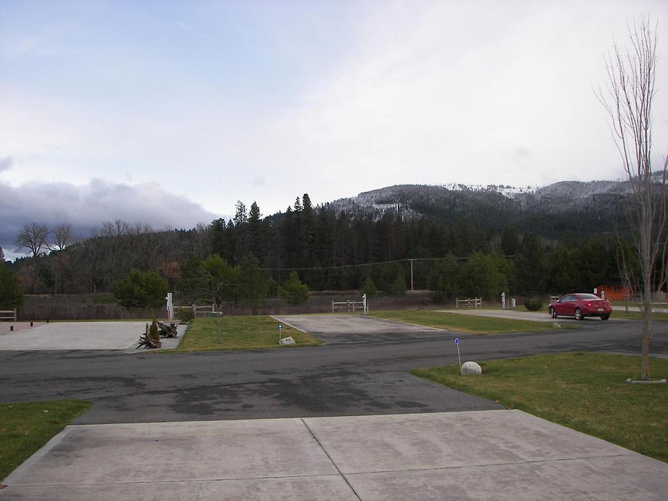 2nd image of 40 Sandtrap Ln