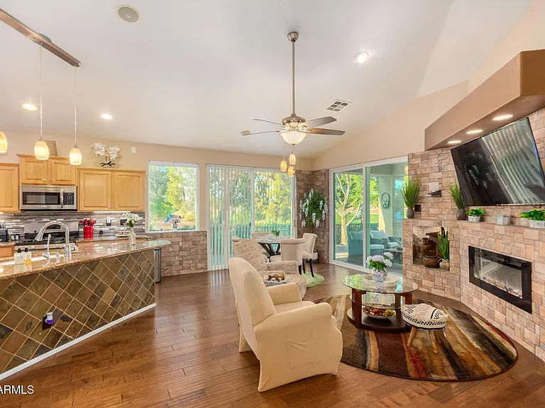3341 E Fremont Rd — Photo 12