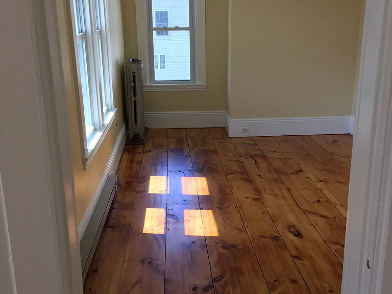 Academy Ave — Photo 15