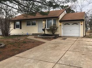 235 Presley Dr, Saint Louis, MO 63137
