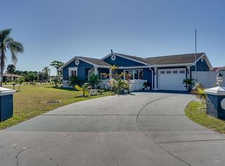 36 Crestwood Cir E, Lehigh Acres, FL 33936
