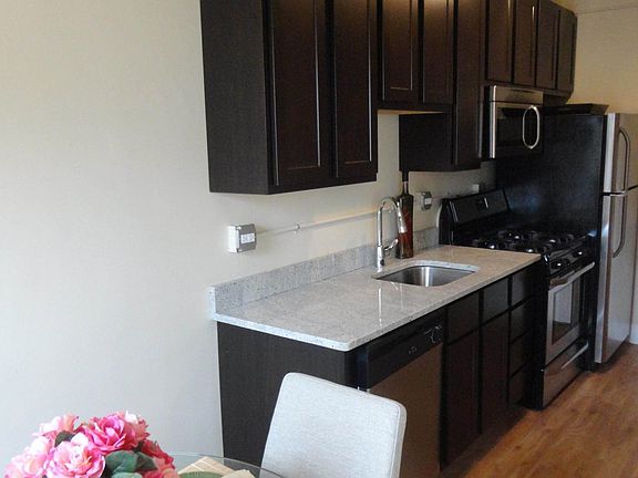 3rd image of 1202 W Granville Ave APT 320