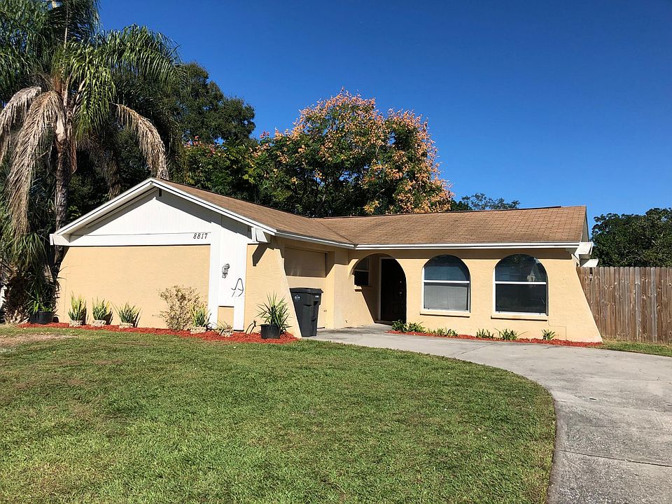 1st image of 8817 Oak Cir