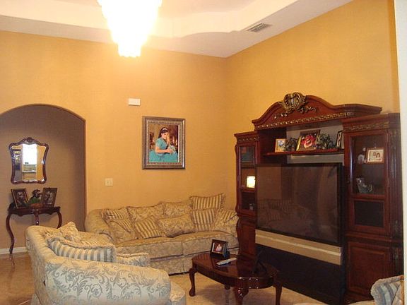 3rd image of 1022 Lark Cir