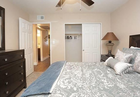 3rd image of 3001 N 48th Dr