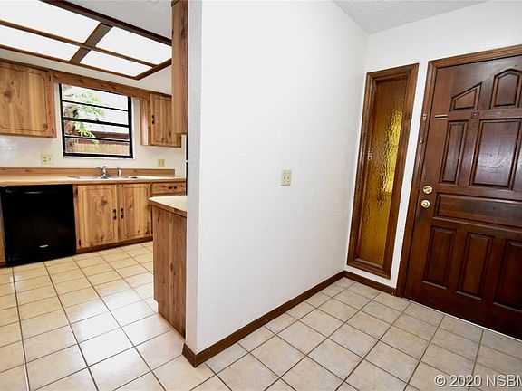 4th image of 18 Willowwood Trl
