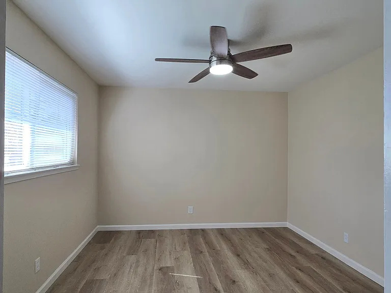 844 Maryann Dr #9 — Photo 6