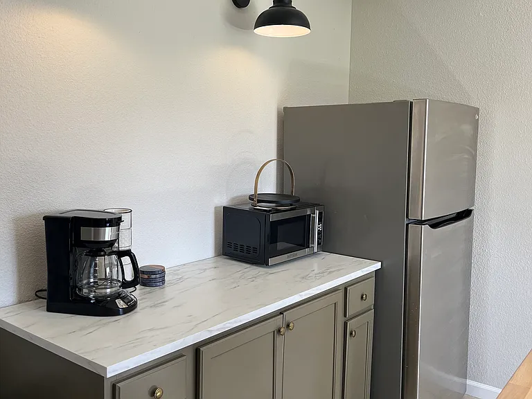 635 3/4 Hanson Ln — Photo 6