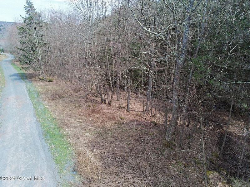 5th image of 215 Carr Road
