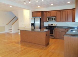 8 Peabody St, Ipswich, MA 01938