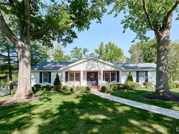 309 Providence Rd, Ballwin, MO 63011