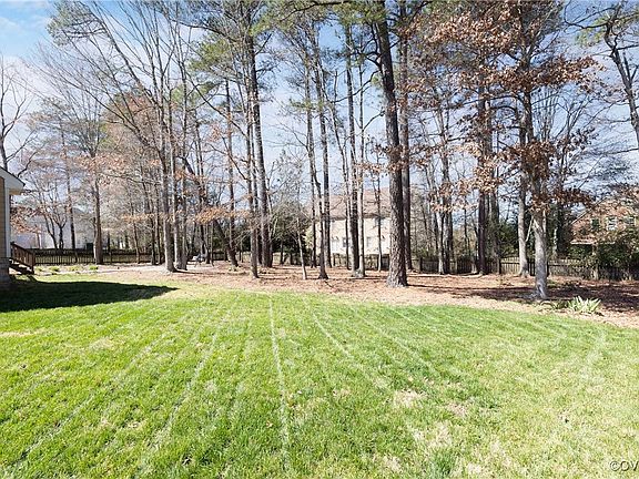 3rd image of 6016 Brentmoor Dr