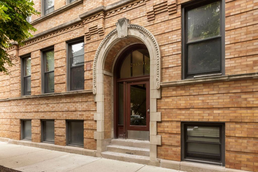 2837 N Cambridge Ave #2, Chicago, IL 60657 condo