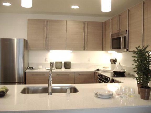 2nd image of 1160 Mission St Unit 903