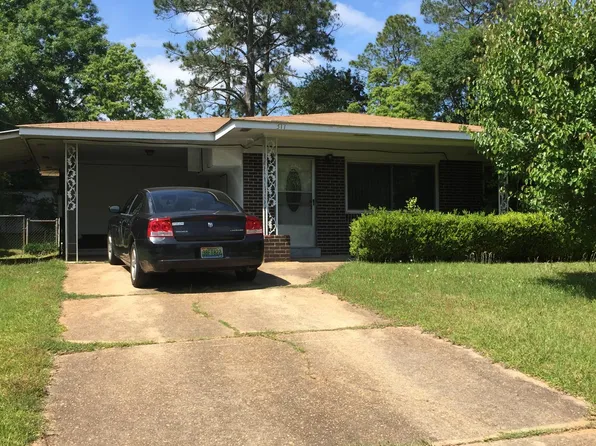 377 Hudson Cir, Ozark, AL 36360