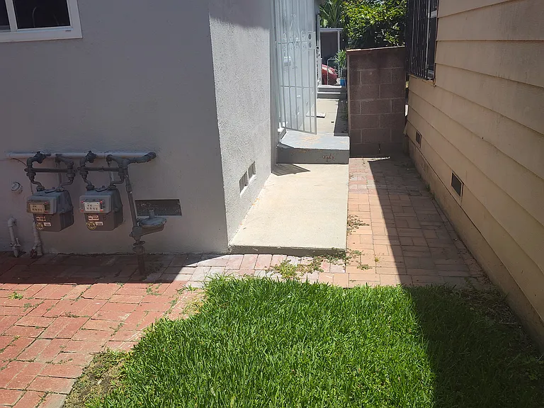 8122 Victoria Ave #B — Photo 20