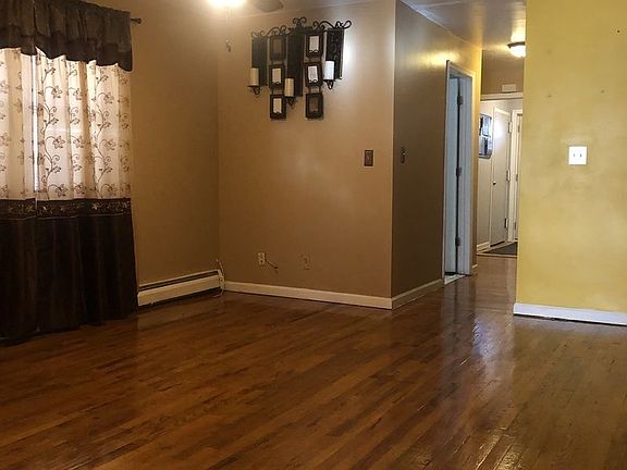 4th image of 2413 Matthews Ave APT 1