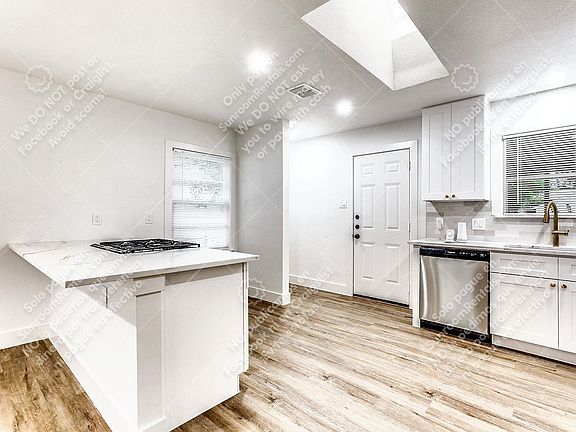 5th image of 2054 Farola Dr