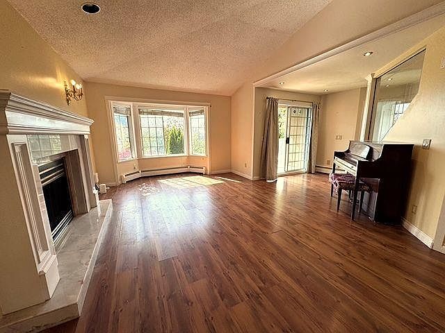 1st image of 92 Ravine Dr