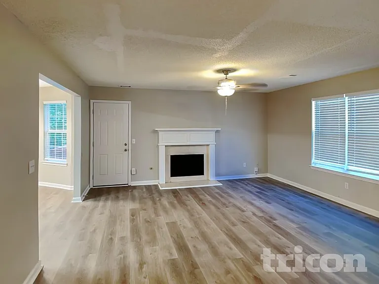 4430 Reserve Hill Xing — Photo 2