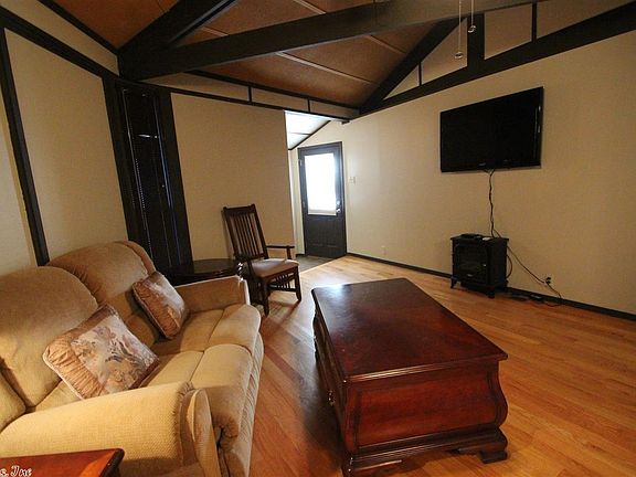 5th image of 114 Oyster Bay Ln