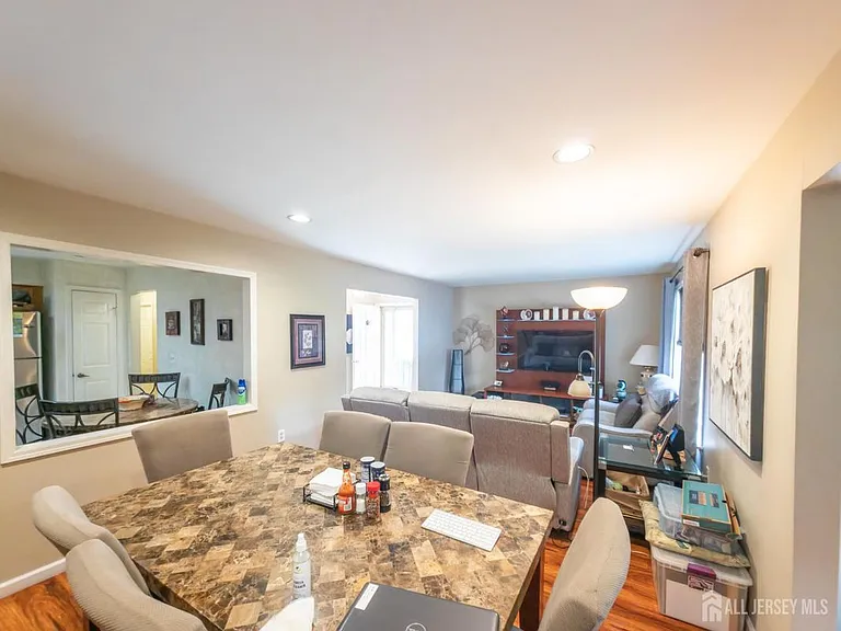 6 Patrick Henry Ct — Photo 8