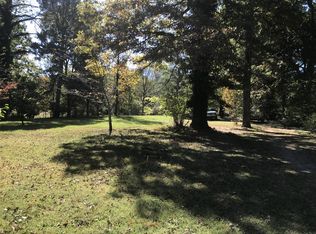 5392 Greer Rd, Ridgetop, TN 37072