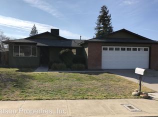1025 Ellis Pl, Porterville, CA 93257