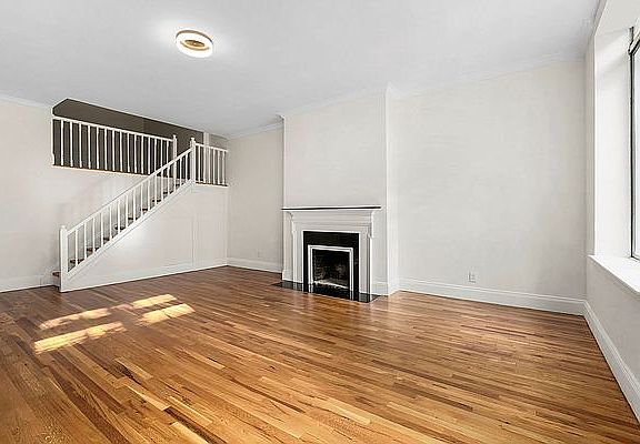 5th image of 13 E 69th St #F2