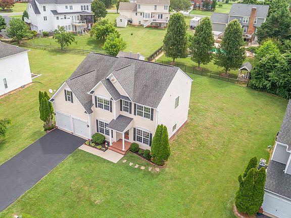 3rd image of 12505 Argall Ln