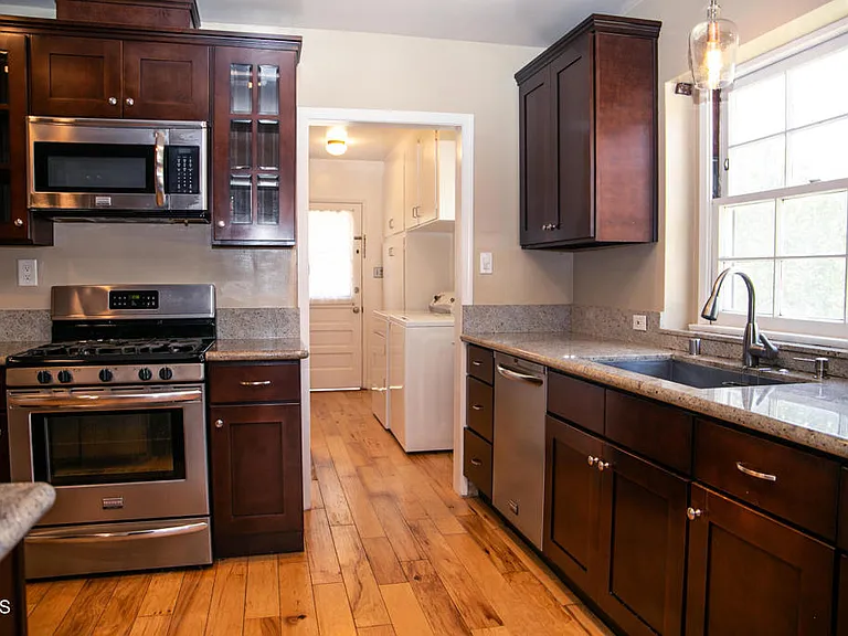 7601 Flight Ave — Photo 9