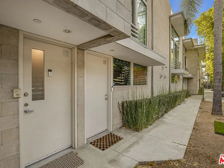 717 N Highland Ave #16 — Photo 27