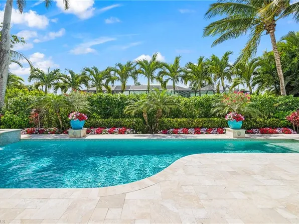 532 Pine Grove LN, NAPLES, FL 34103