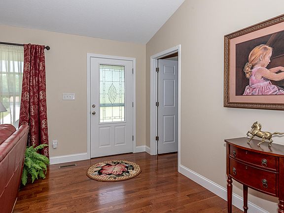 4th image of 115 Tiffany Way